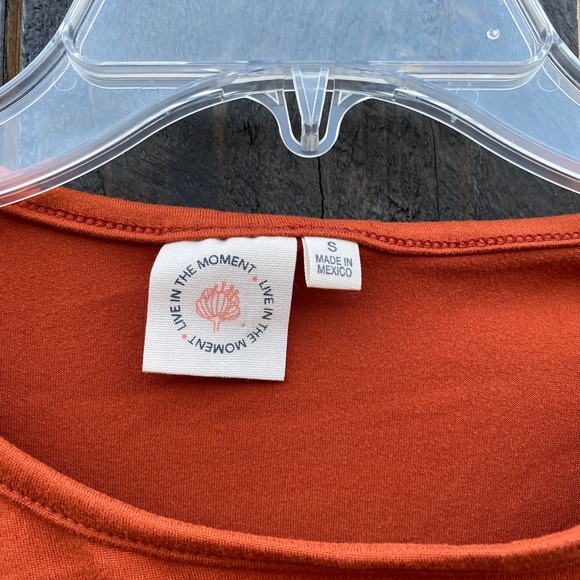 crop top - Picture 2 of 2